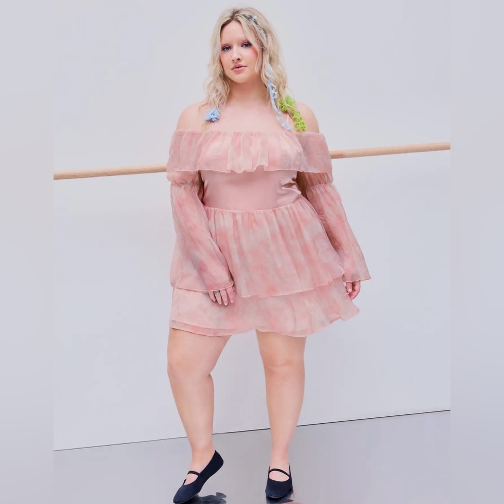 Plus size off shoulder floral mini dress